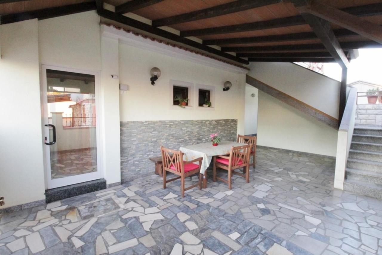 Apartments Zambratija With Sea View Exterior photo