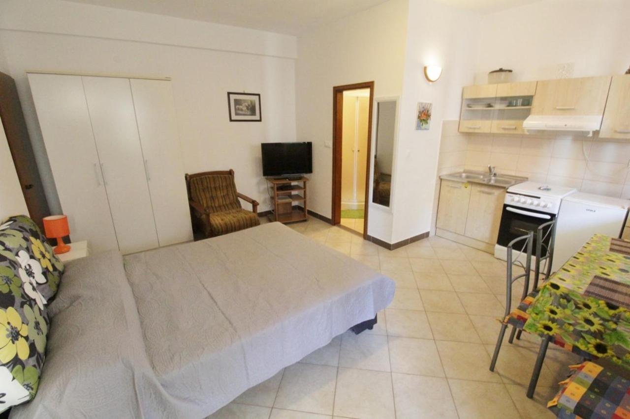 Apartments Zambratija With Sea View Exterior photo