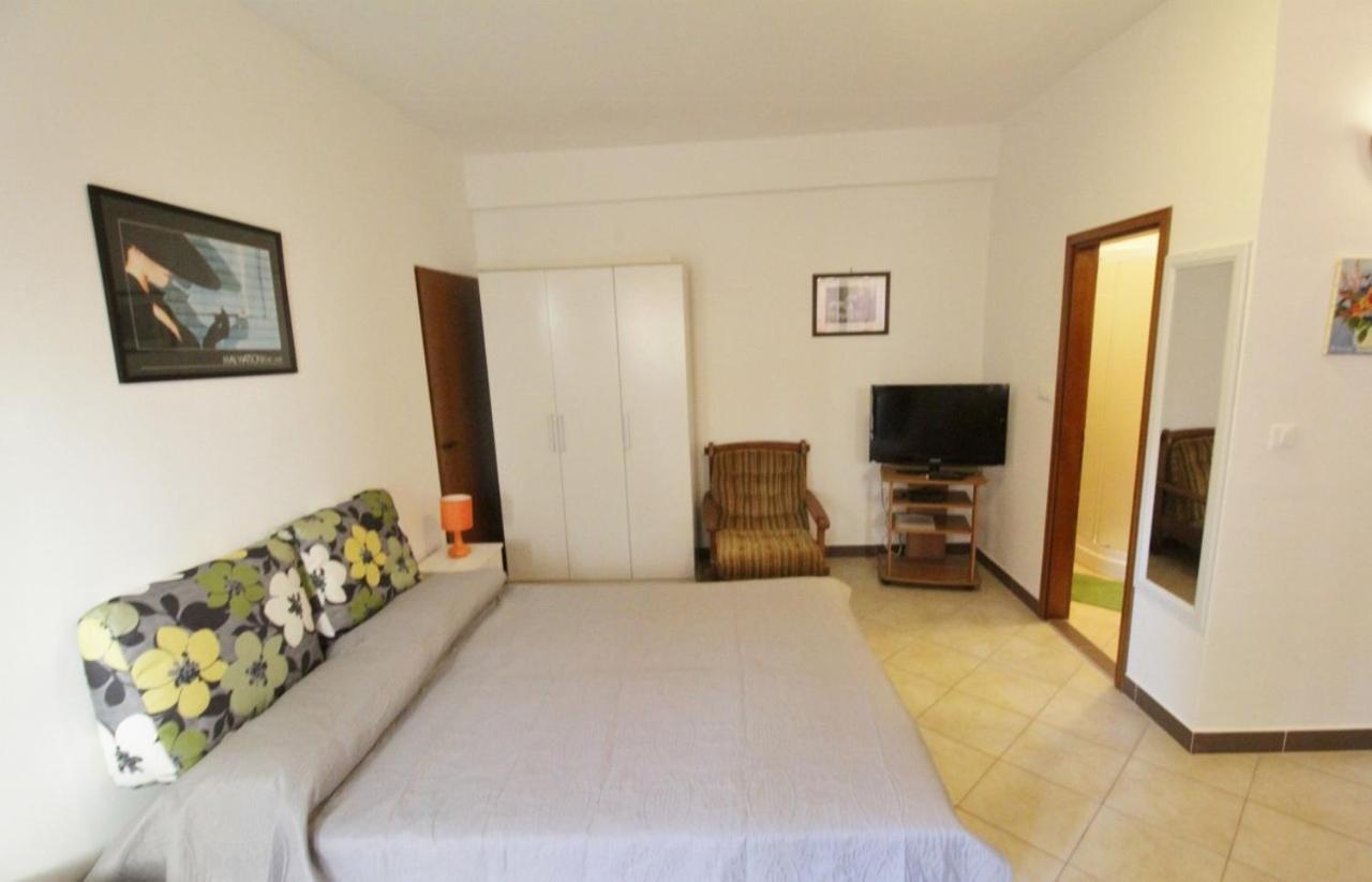 Apartments Zambratija With Sea View Exterior photo